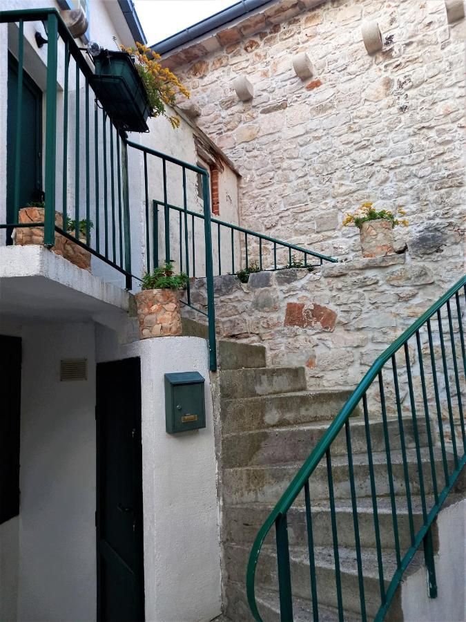 Apartment Megi In Supetar Historical Core Exterior photo