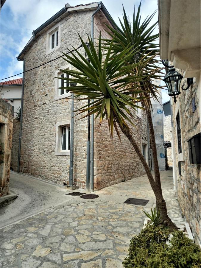 Apartment Megi In Supetar Historical Core Exterior photo