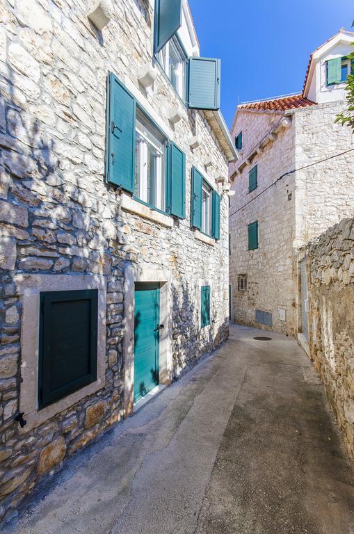 Apartment Megi In Supetar Historical Core Exterior photo
